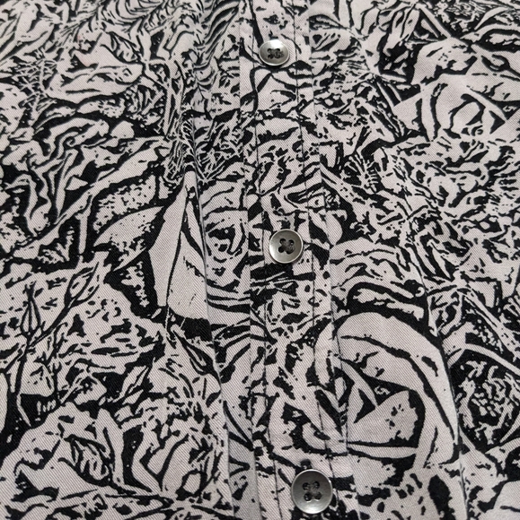 Rock and Republic Black and Gray Long Sleeve Button Down Shirt Rose Print - Picture 9 of 11